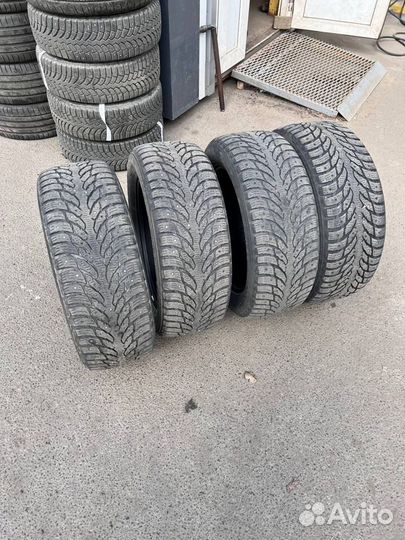 Nokian Tyres Hakkapeliitta 9 SUV 235/55 R18 104T