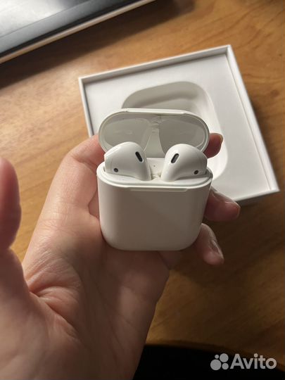 Беспроводные наушники apple airpods 2/1