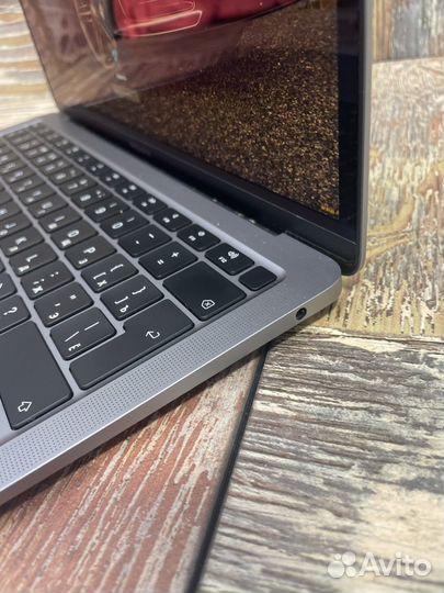 Macbook air 13 (2020)