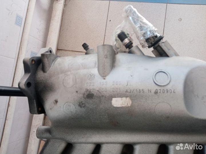 Впускной коллектор Volkswagen Touareg 3.2 V6 AZZ