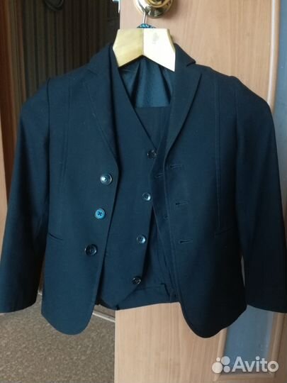 Школьный костюм на мальчика, рост 122