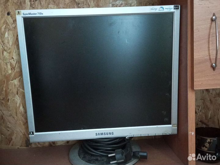 Монитор Samsung и системный блок