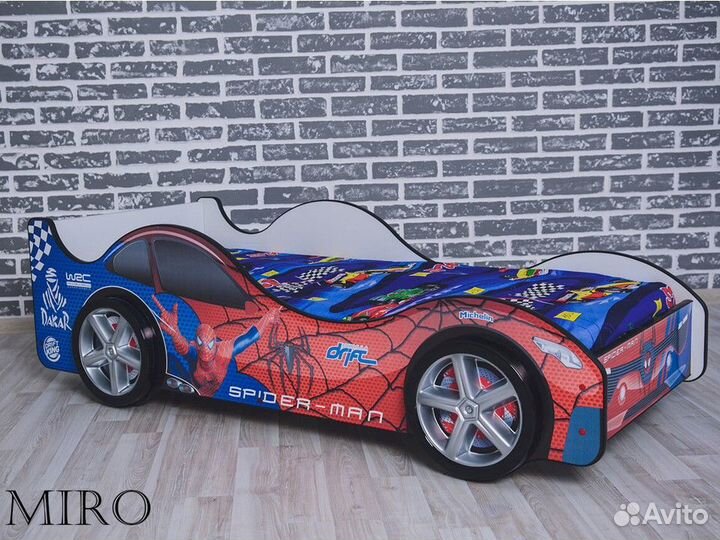 Детская кровать машина