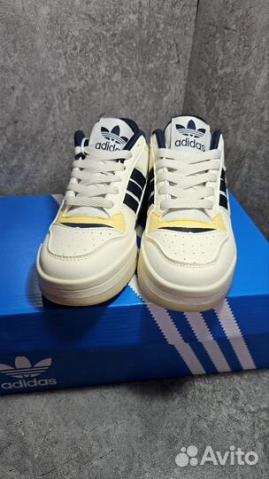 Кроссовки Adidas