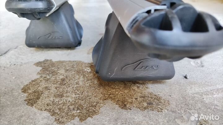 Поперечины фирмы Lux на рейлинги