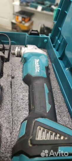 Угловая аккумуляторная шлифмашина Makita копия