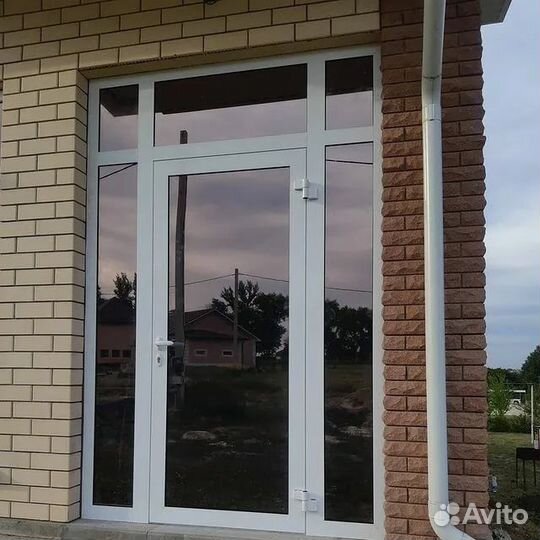 Входная группа Рехао, пластик, алюминий, двери