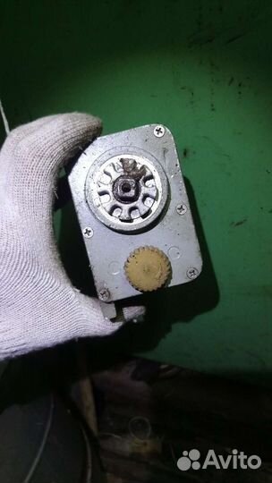 Доводчик дверной