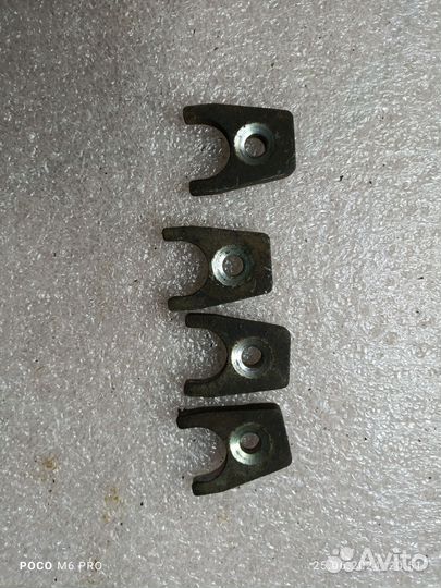 Кронштейн топ. форсунки Mitsubishi Grandis chariot