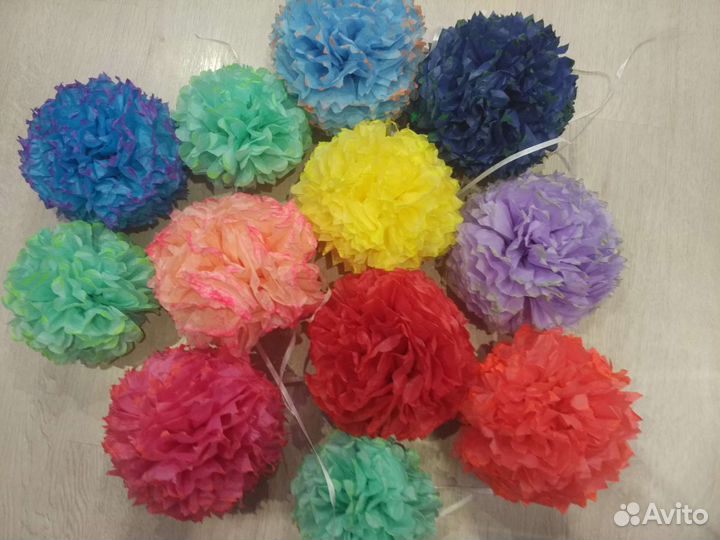 Помпоны и веера для праздника