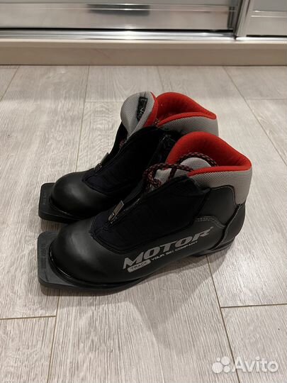 Ботинки лыжные