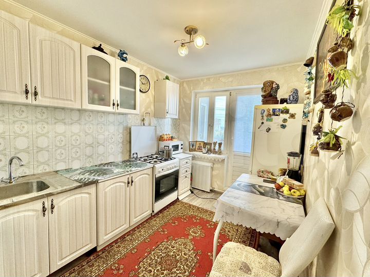 3-к. квартира, 71 м², 9/9 эт.