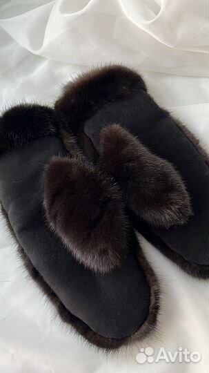 Норковые варежки черные