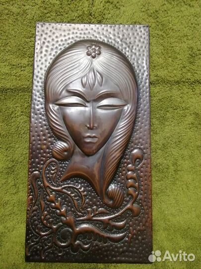 Чеканка СССР девушка