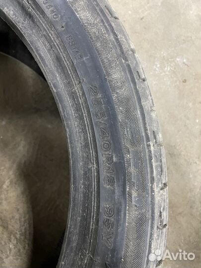 Bridgestone Blizzak DM-V1 255/40 R18