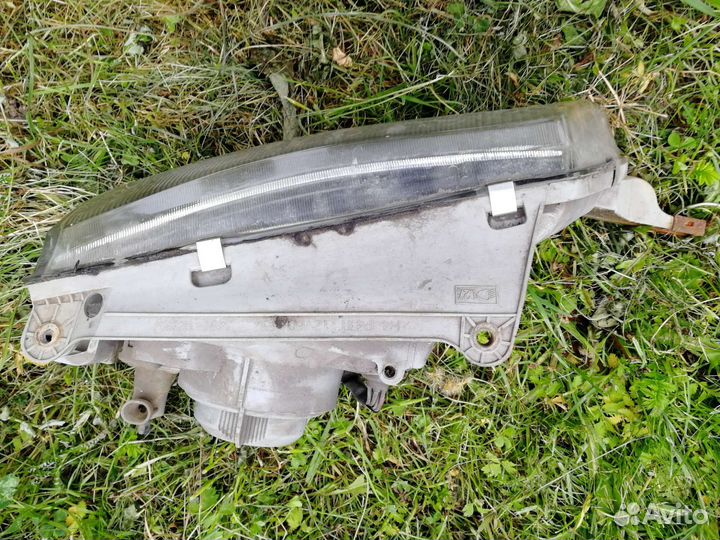 Фара део нексия