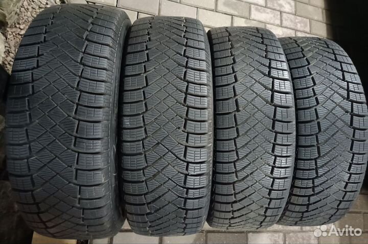 Pirelli Ice Zero FR 215/60 R17 100T
