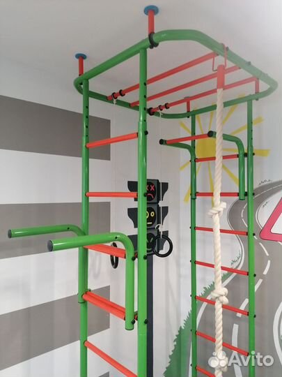 Шведская стенка с турником и брусьями