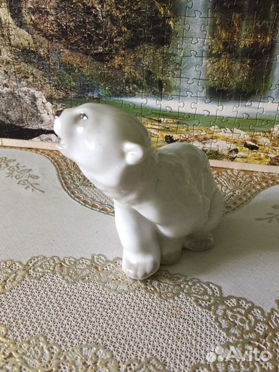 Фарфоровая статуэтка лфз Белый Медведь