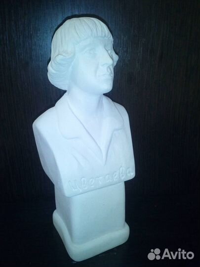 Бюсты: Бродского, Ахматовой, Цветаевой, Бунина