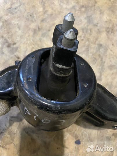 Подушка коробки левая киа рио 3 хендай солярис 1