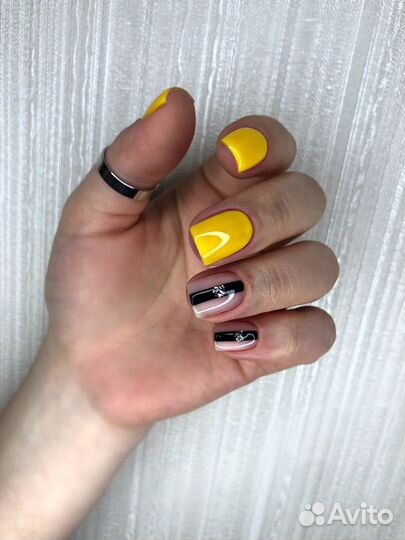 Маникюр педикюр