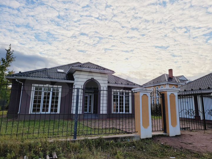 Дом 275 м² на участке 10,5 сот.