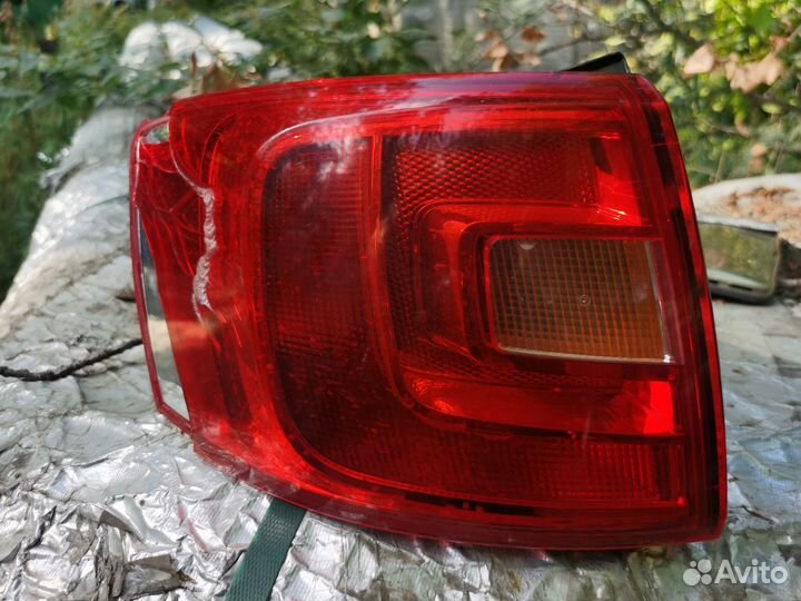 Фонарь задний левый volkswagen jetta 6