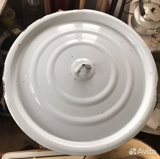 Кастрюля эмалированная большая