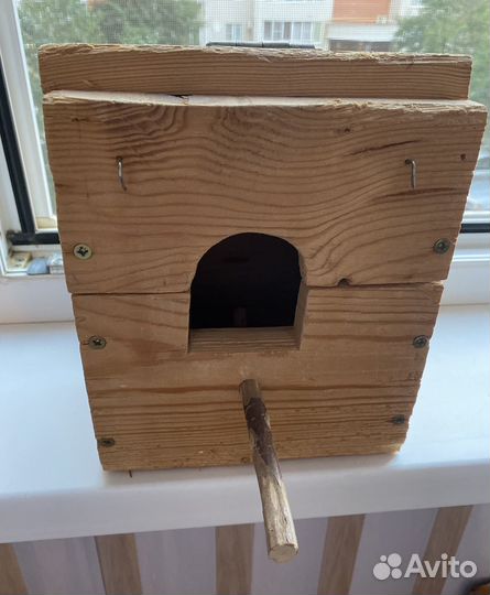 Гнездовой ящик для попугаев