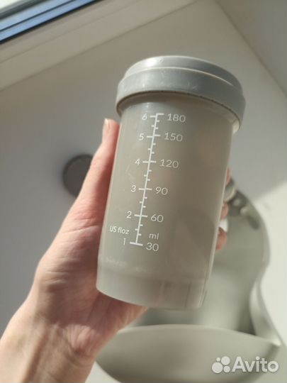 Бутылочка twistshake, и нагрудник силиконовый