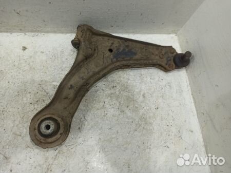 Рычаг передний правый нижний