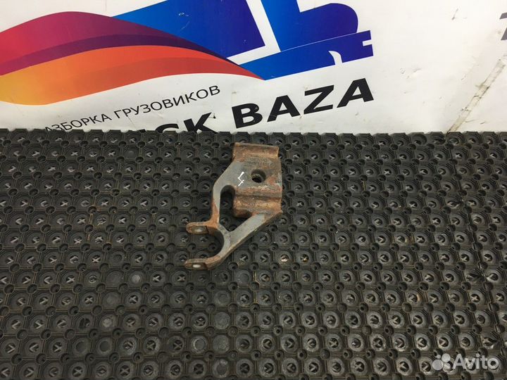 Опора переднего амортизатора нижняя правая