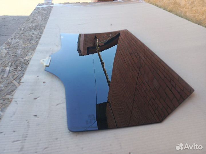 Стекло заднее правое Киа Соренто Прайм