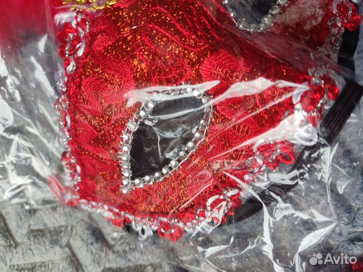 Карнавальная маска женская новая