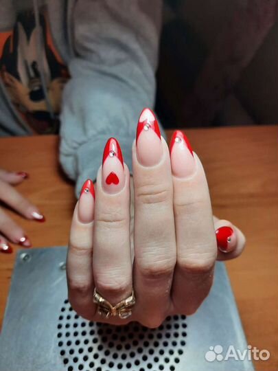Маникюр,педикюр