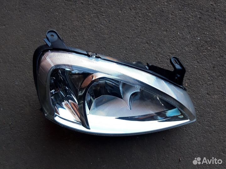Фара правая Опель Корса С
