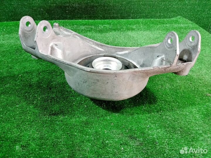 Опора стойки передняя левая Audi A4 B8 cdnc 2010