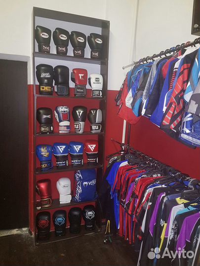 Twins, Yokkao, Venum, Hayabusa, RDX, King и др