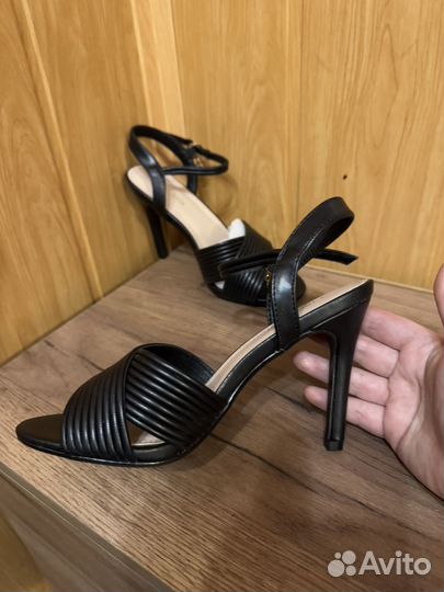Босоножки женские 36 размер на кабулке шпилька