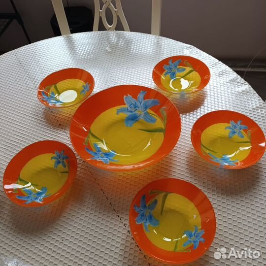 Салатник цветное стекло