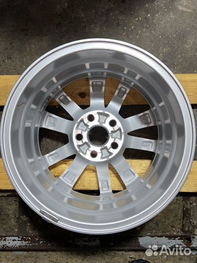 Диск литой R16 Toyota