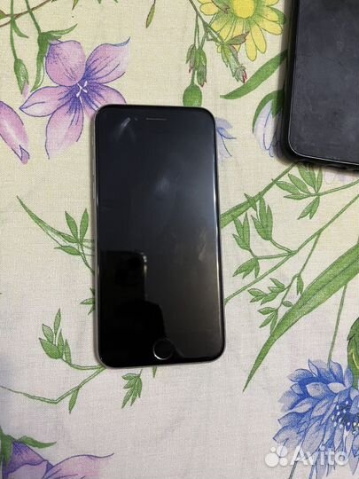 Телефон iPhone 6s