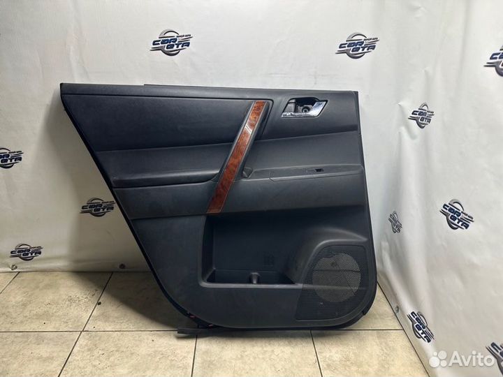 Обшивка двери задняя левая Toyota Highlander 2grfe