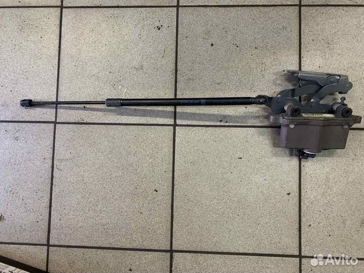 Петля капота левая с пиропатроном Mercedes W212 E