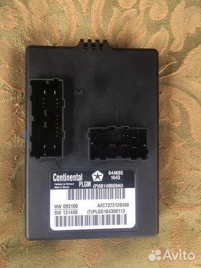 Блок управления багажником jeep grand cherokee wk2