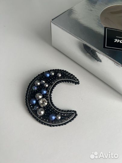 Брошь ручной работы