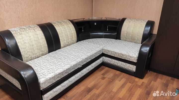 Угловой диван