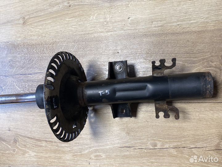 Volkswagen transporter t5 передний амортизатор