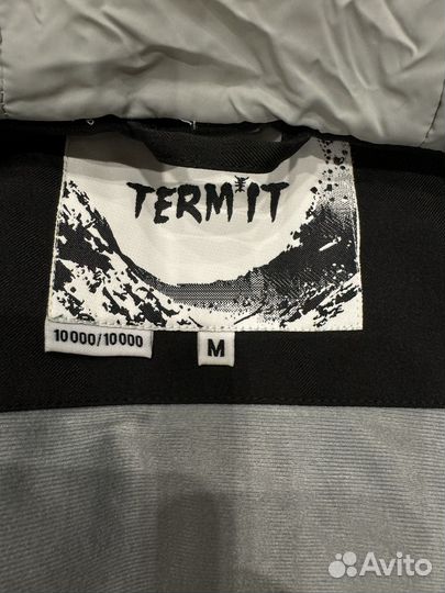 Куртка и брюки (на лямках) сноубордическая